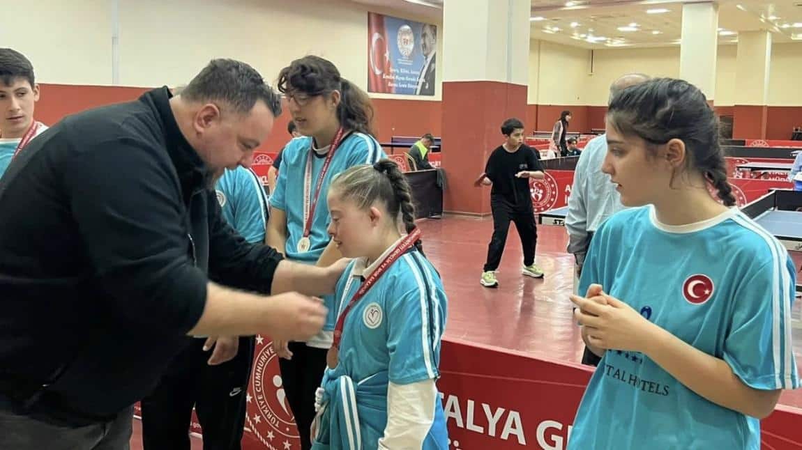 Okul Sporları Antalya Bölge Yarışmasından Madalyalarla Döndük